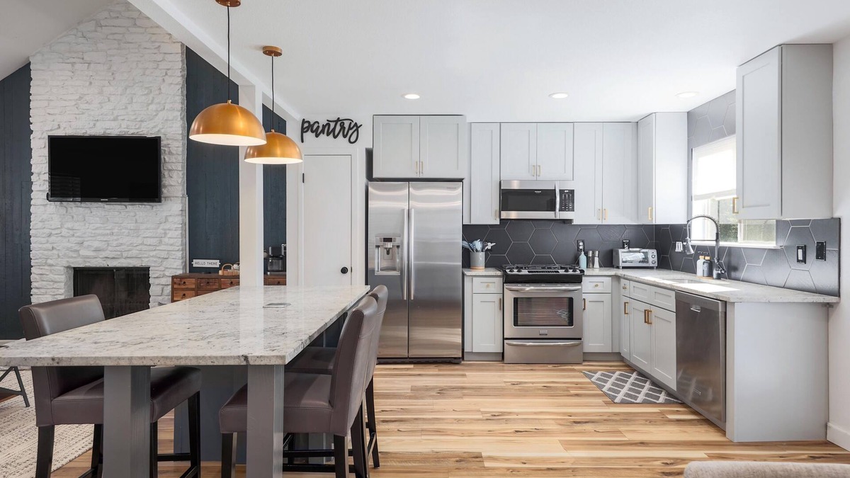 Anderson Mill House | Family-friendly home, w/kids' play area & 2 office spaces; 15 min to The Domain