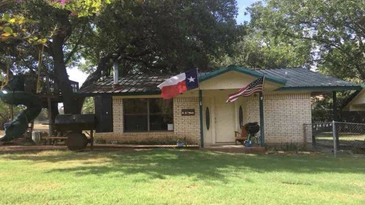 Silver Creek Village House | Family friendly house with RV hookups. Pet Friendly