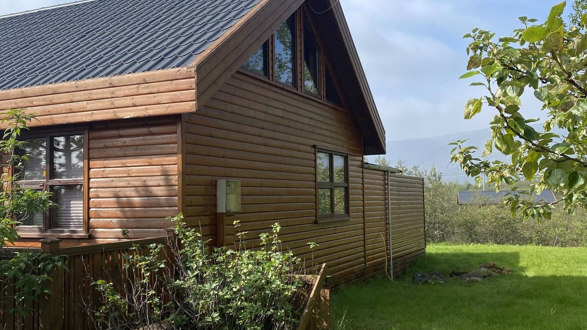 Blaskogabyggd House | Family friendly summerhouse in the Golden circle.