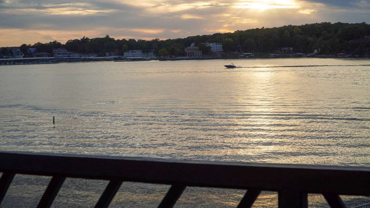 Osage Beach Apartment | Family-Friendly Lakefront Condo with Breathtaking Views