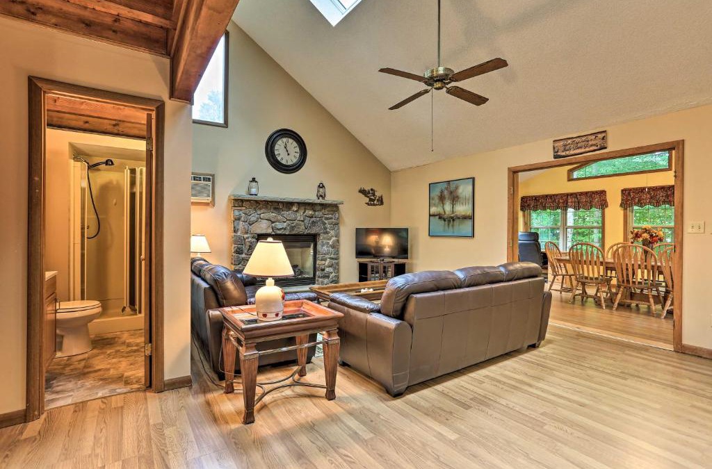 Lake Ariel House | Family-Friendly Lake Ariel Retreat with Pool Access!