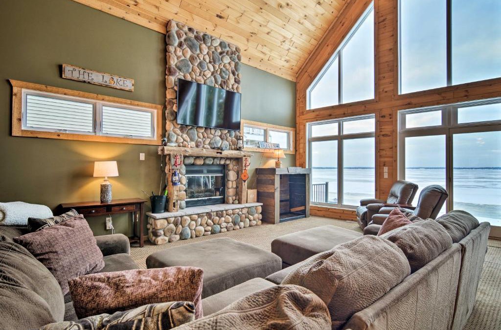 Cadillac House | Family-Friendly Lake Mitchell Oasis Hike and Ski!