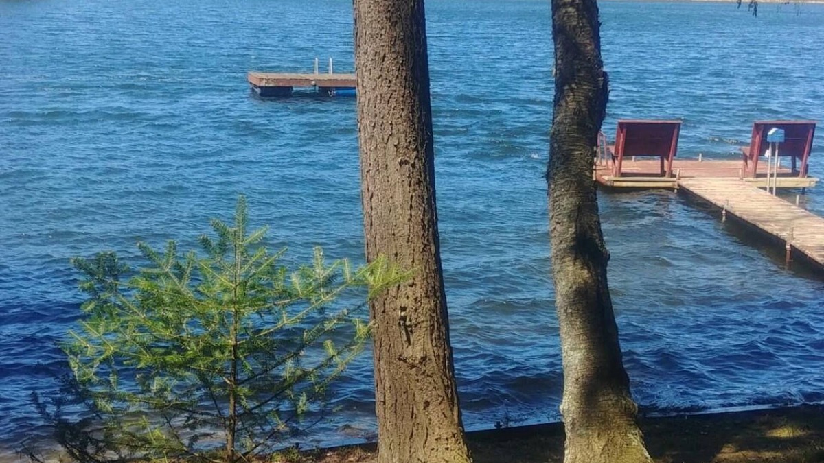 Pickerel Cottage | Family friendly lakefront cottage