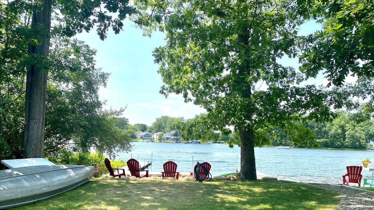 Argentine House | Family friendly lakefront home on all-sports chain of lakes in Genesee County