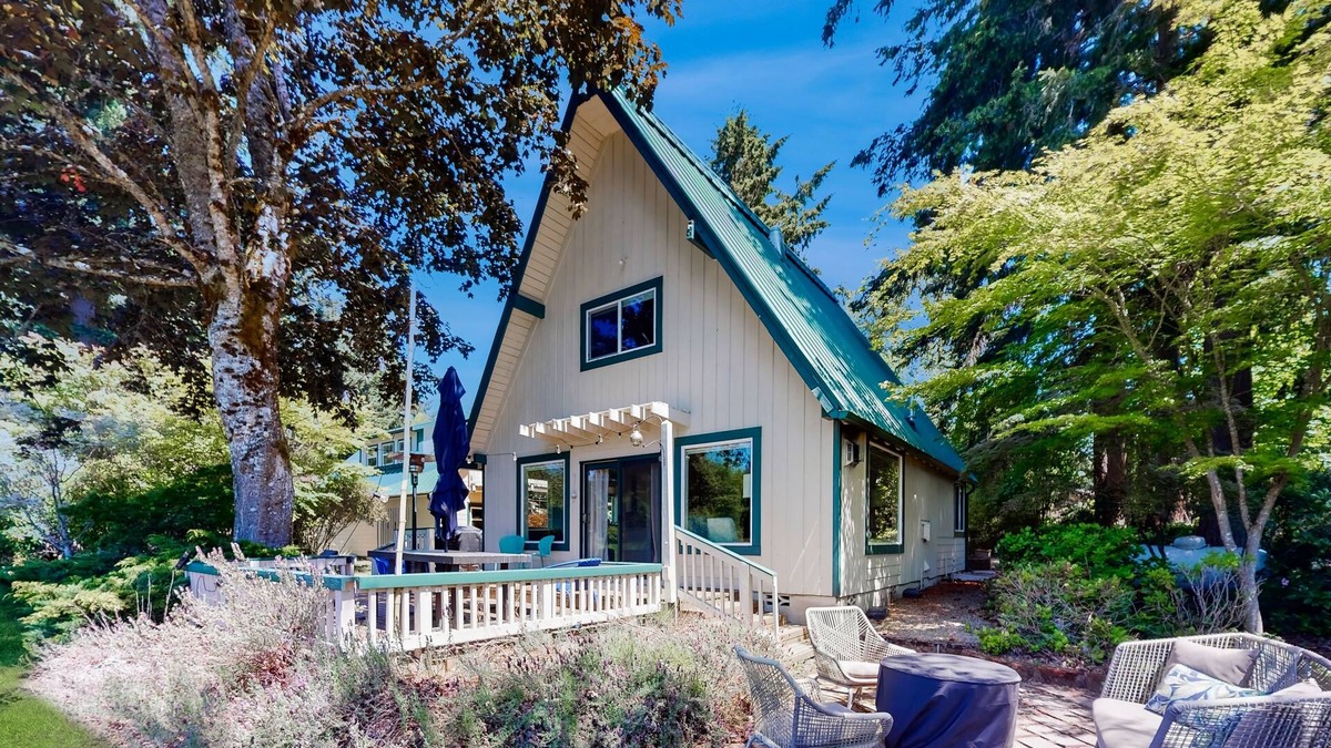 East Olympia House | Family-friendly lakefront escape with outdoor dining, gas grill, kayaks and W/D