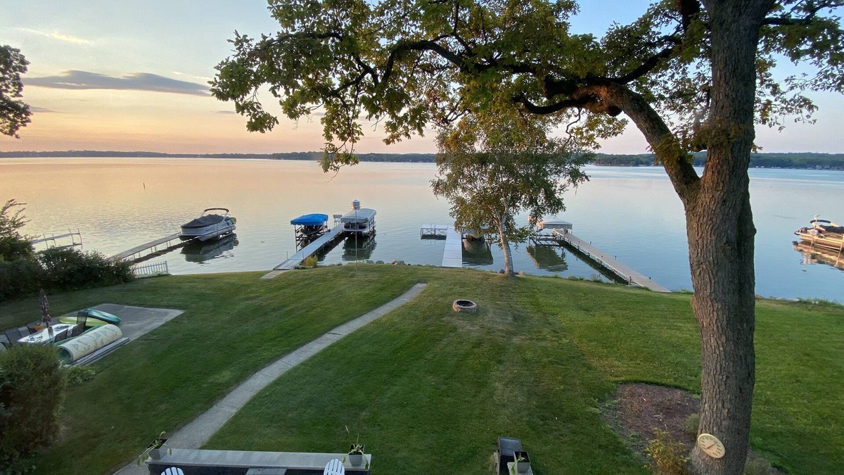 Colgate House | Family Friendly Lakehouse - Directly on the lake with spacious pier