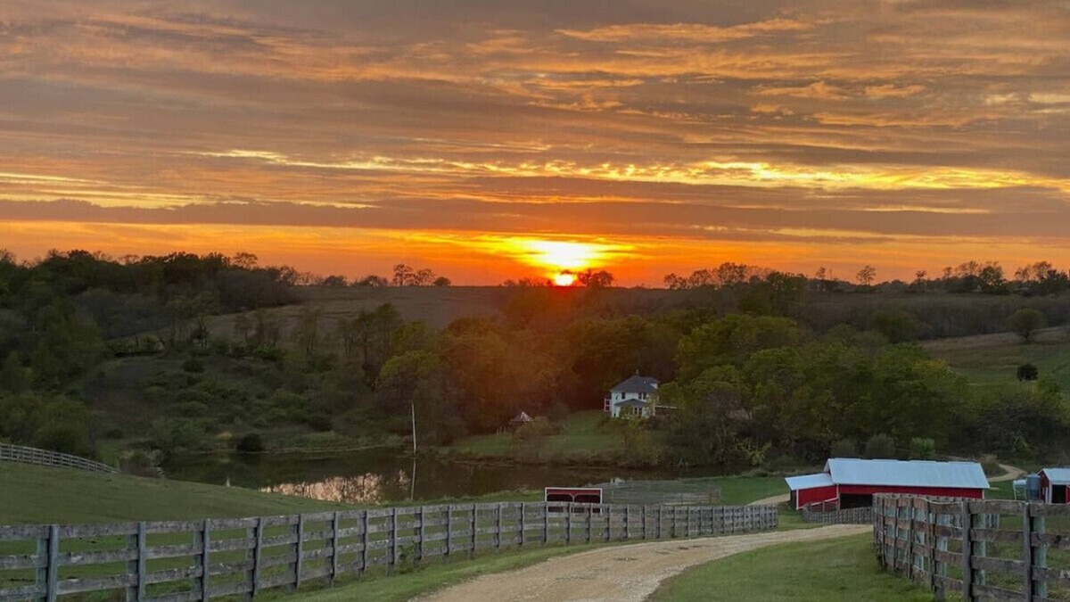 Elizabeth House | Family Friendly Modern Farmhouse 42 Private Acres