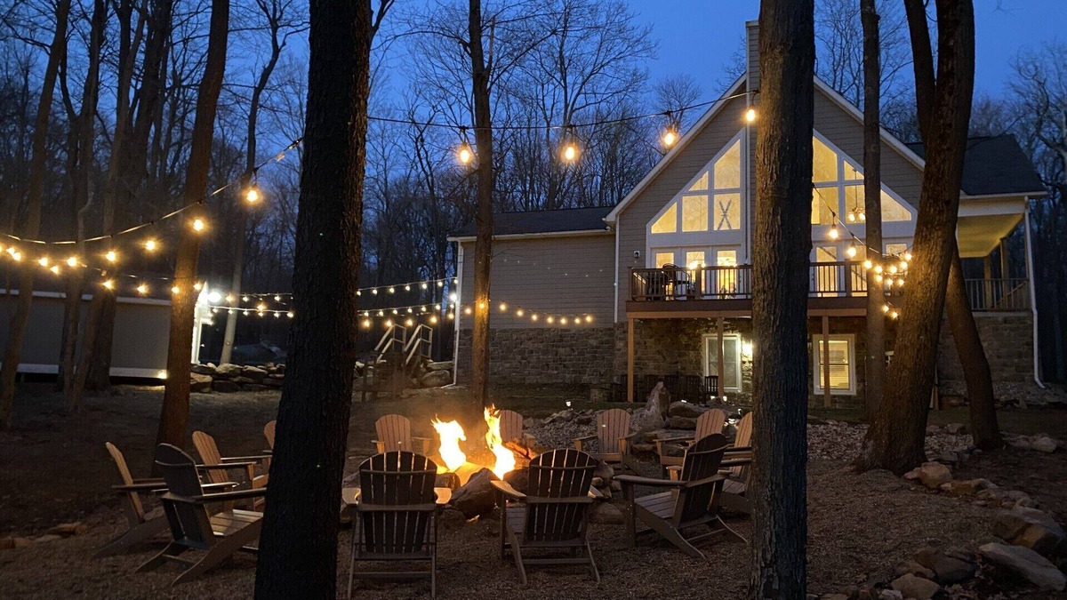 Stahlstown House | Family Friendly Mountain Getaway with Theater & Arcade in the Laurel Highlands
