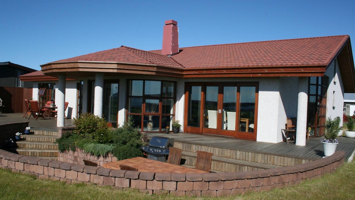 Vogar House | Family friendly Ocean Front Villa. Beds for 9 per. Crib/baby carriage/high chair