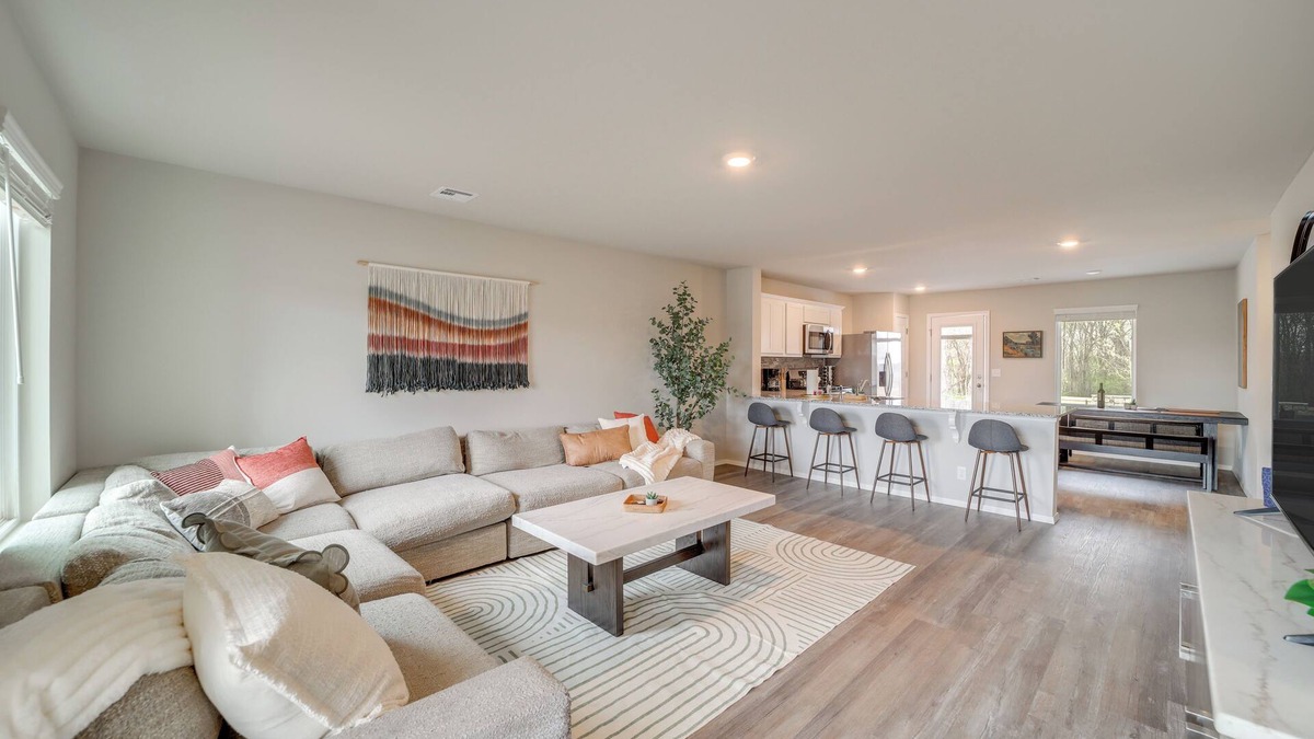 Broken Arrow House | Family-Friendly, Pets Welcome: Broken Arrow Gem!