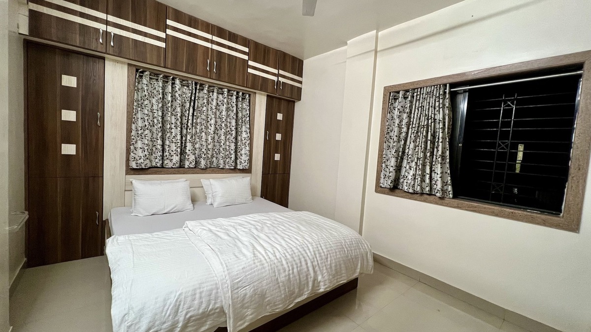 Baner Apartment | Family friendly Peaceful 3BHK apartment in Balewadi.