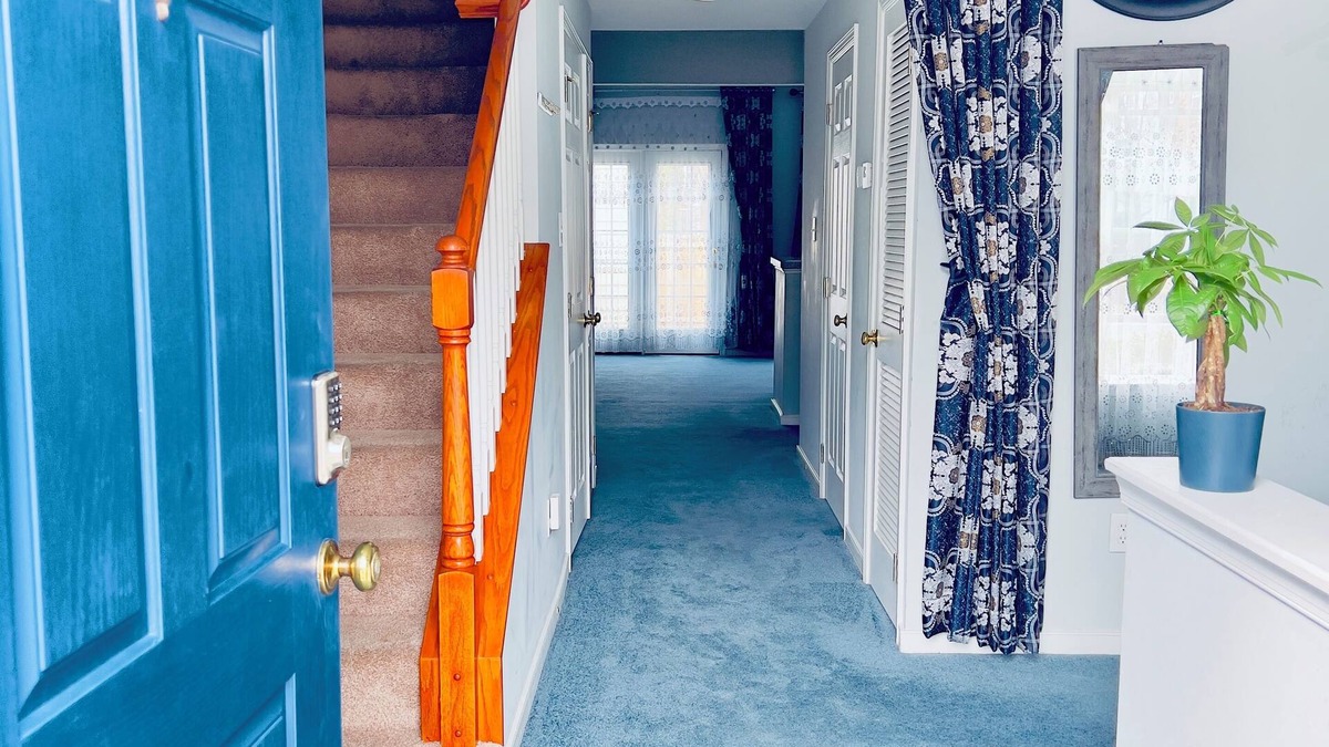 Laurel House | Family-friendly, Quiet, and Gated 3-bedroom Townhouse in Central Richmond