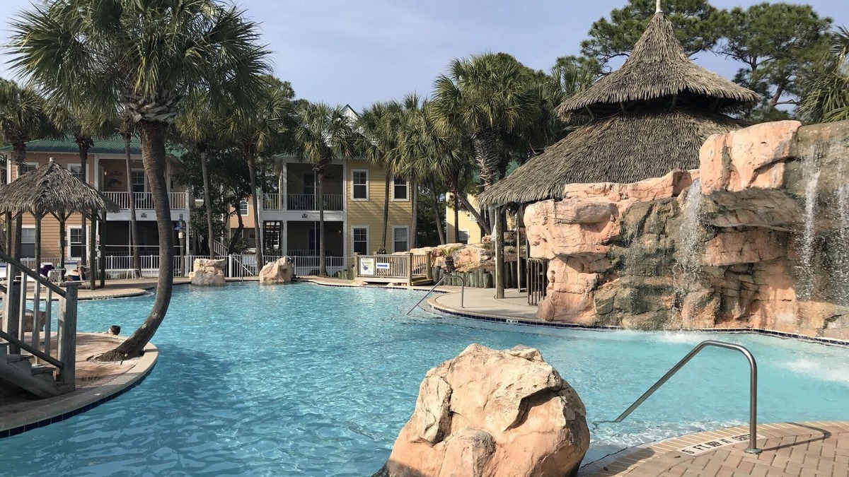 Ono Island Condo | Family-Friendly Resort with Tiki Bar, Live Music; near Naval Air Station, P-Cola