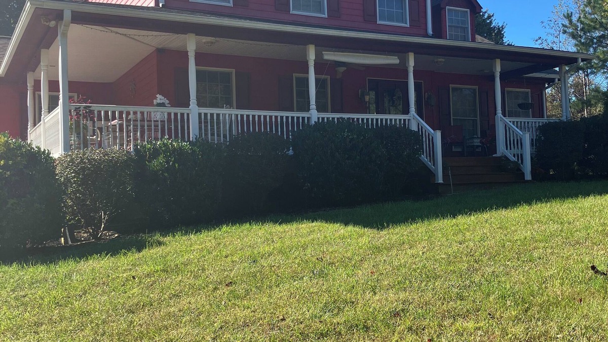 Gladehill House | Family-friendly retreat, 3-bedrooms in Union Hall, minutes to lake