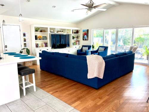 College West House | Family Friendly Retreat with Yard and Play Area, 2000 sq ft, AC, Fiber Optic WiFi