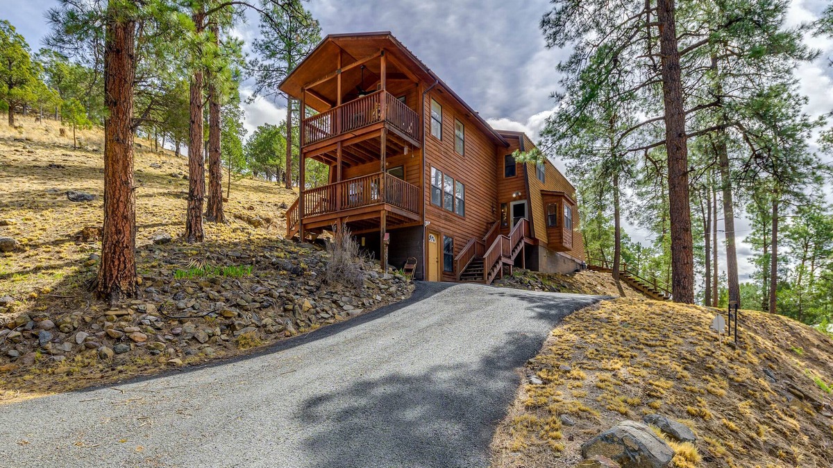 Ruidoso Cabin | Family-Friendly Ruidoso Cabin - Ski, Hike & Fish!