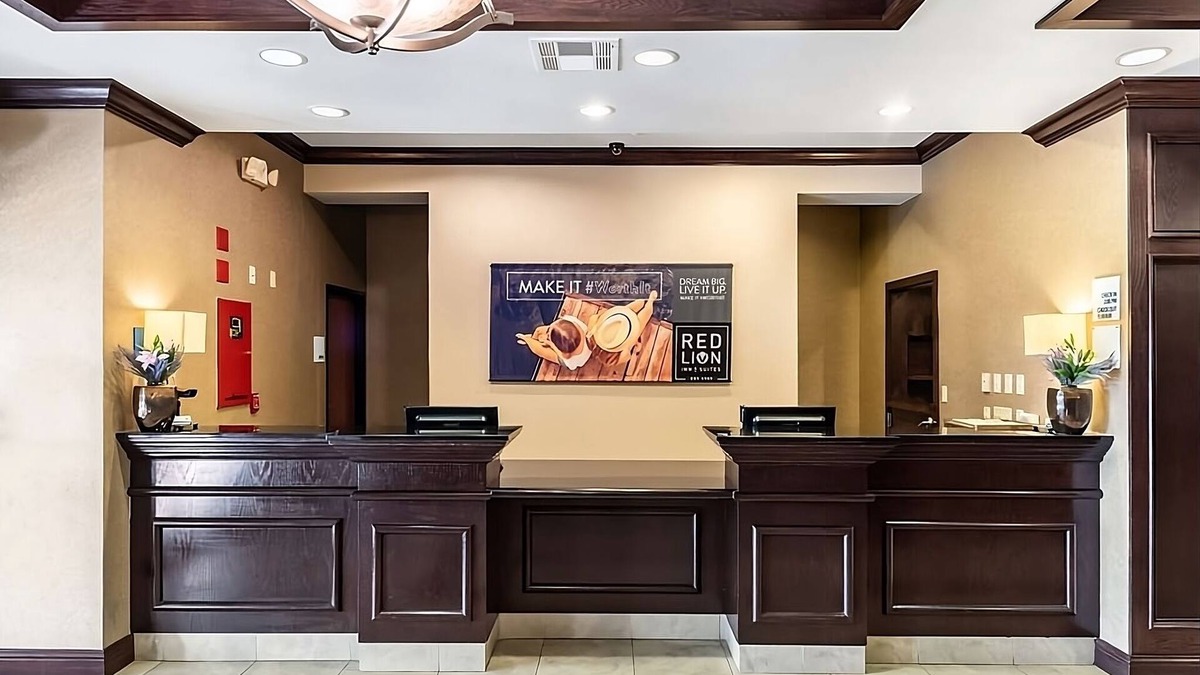 Mineral Wells Hotel | Family-Friendly Suite: 3 Queen Beds, Free Breakfast, Close to Lake Mineral Wells