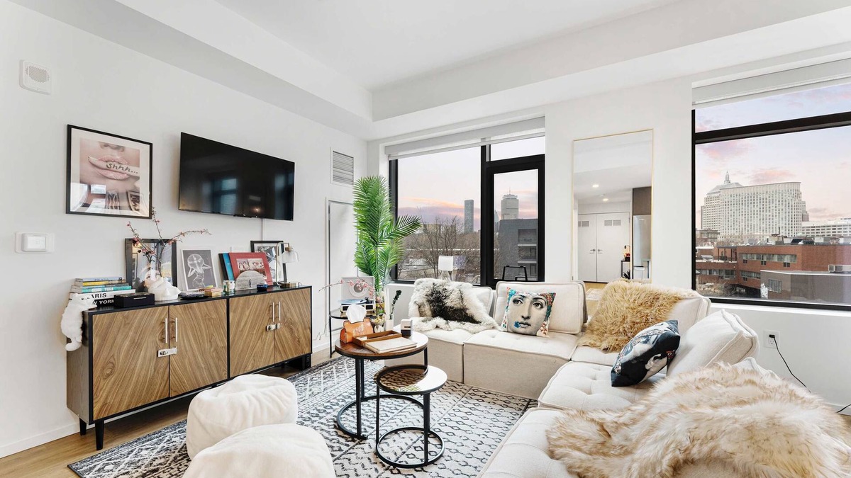 East Cambridge Apartment | Family Friendly South End Suite