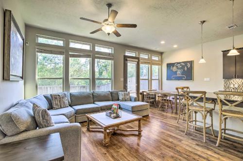 Spring House | Family-Friendly Spring Townhouse with Backyard!