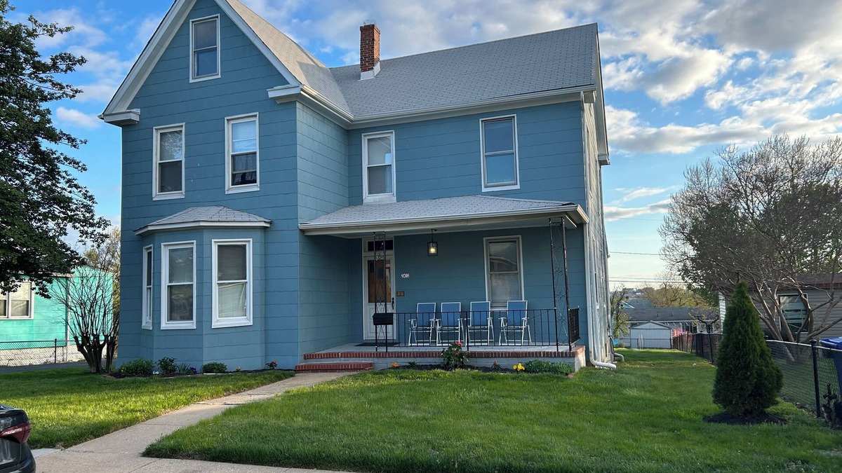 West Baltimore Apartment | Family friendly Tranquil apartment with AC in vibrant Baltimore.