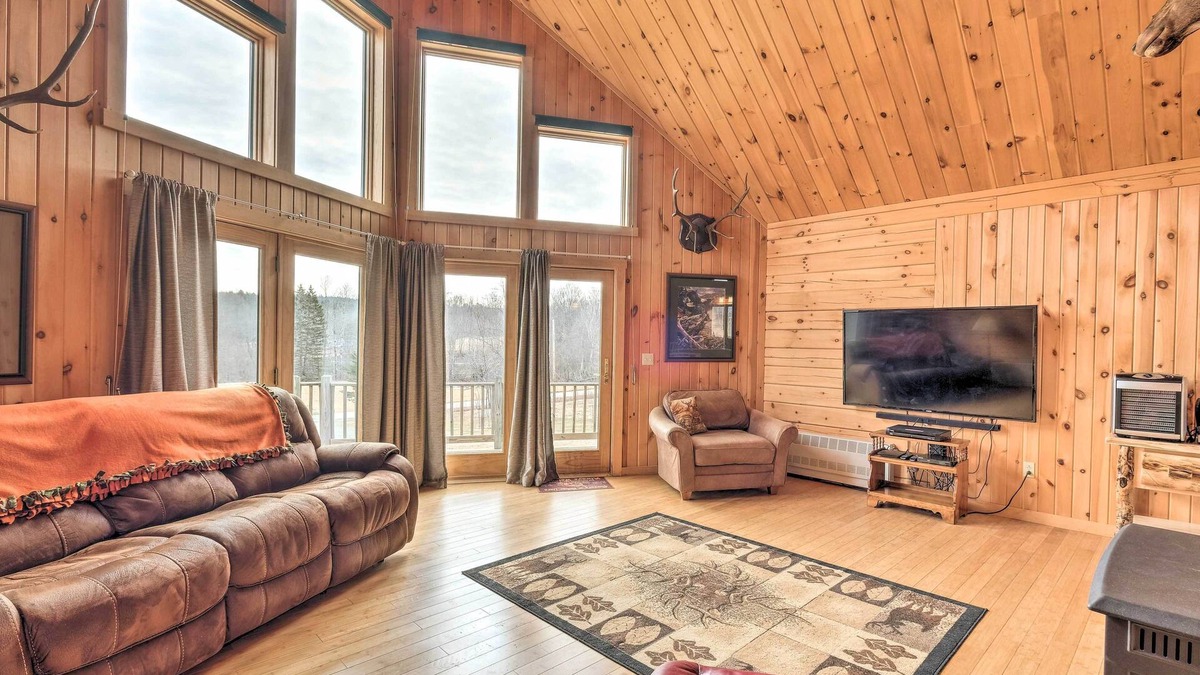 Troy House | Family-Friendly Troy Getaway with Furnished Deck!