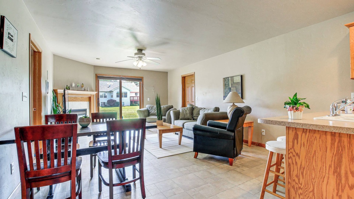 Butte Des Morts Apartment | Family-Friendly Unit: 8 Mi to Appleton Downtown!
