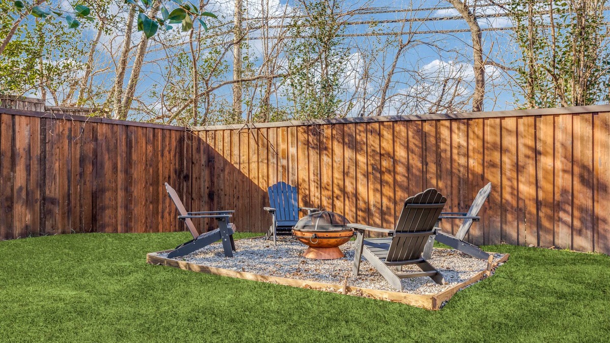 Farmers Branch House | Family friendly and pet friendly Bliss