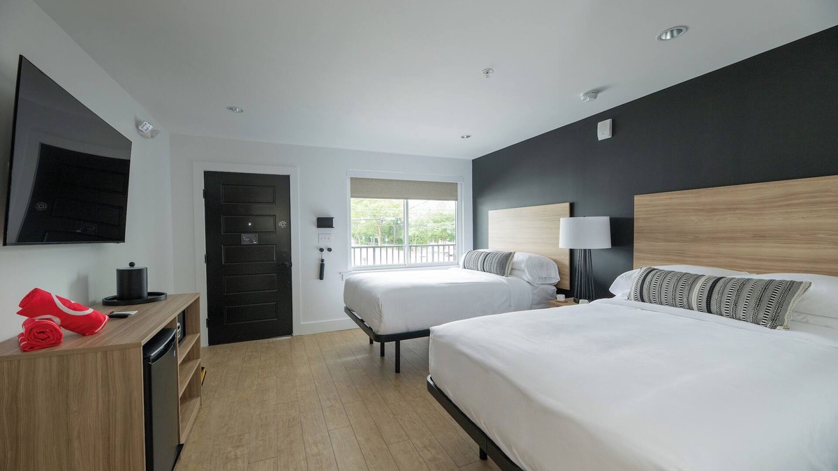 Rehoboth Beach Hotel | Family-friendly Stay near Dewey Beach with Free Parking & Weekend B'fast
