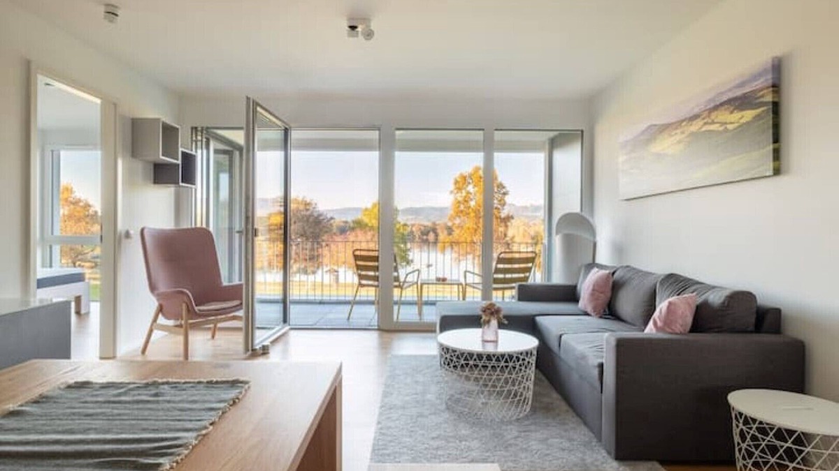 Salem Apartment | Family-friendly vacation apartment "Badespaß" directly on the lake with balcony