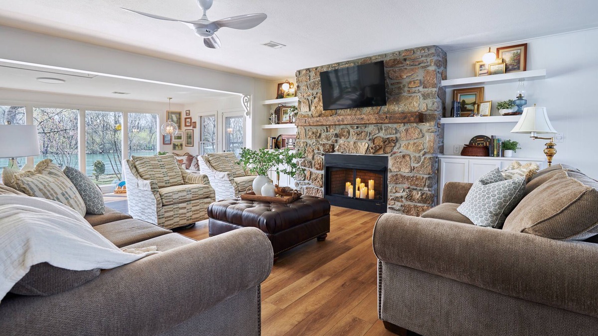 Swinging Bridge Village House | Family Friendly - Walk to Winkley Shoals and Dining - Five Minutes to Lake!