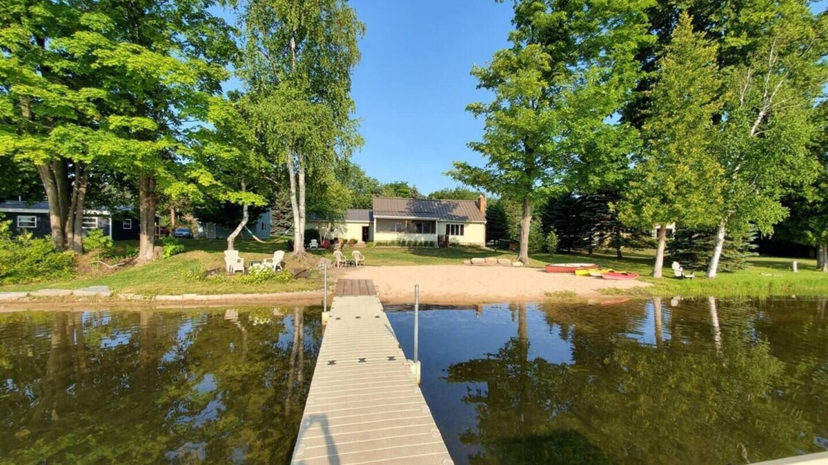 Elk Rapids House | Family friendly Waterfront cabin on Bass Lake in Elk Rapids, MI