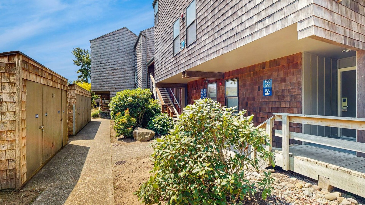 Historic Bayfront House | Family-Friendly Waterfront Studio w/High-Speed WiFi, Marina View, & Kitchenette