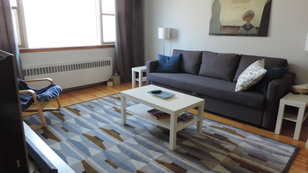 Cote-Des-Neiges—Notre-Dame-De-Grace Apartment | Family friendly . Your Montreal Home Base to all attractions and events