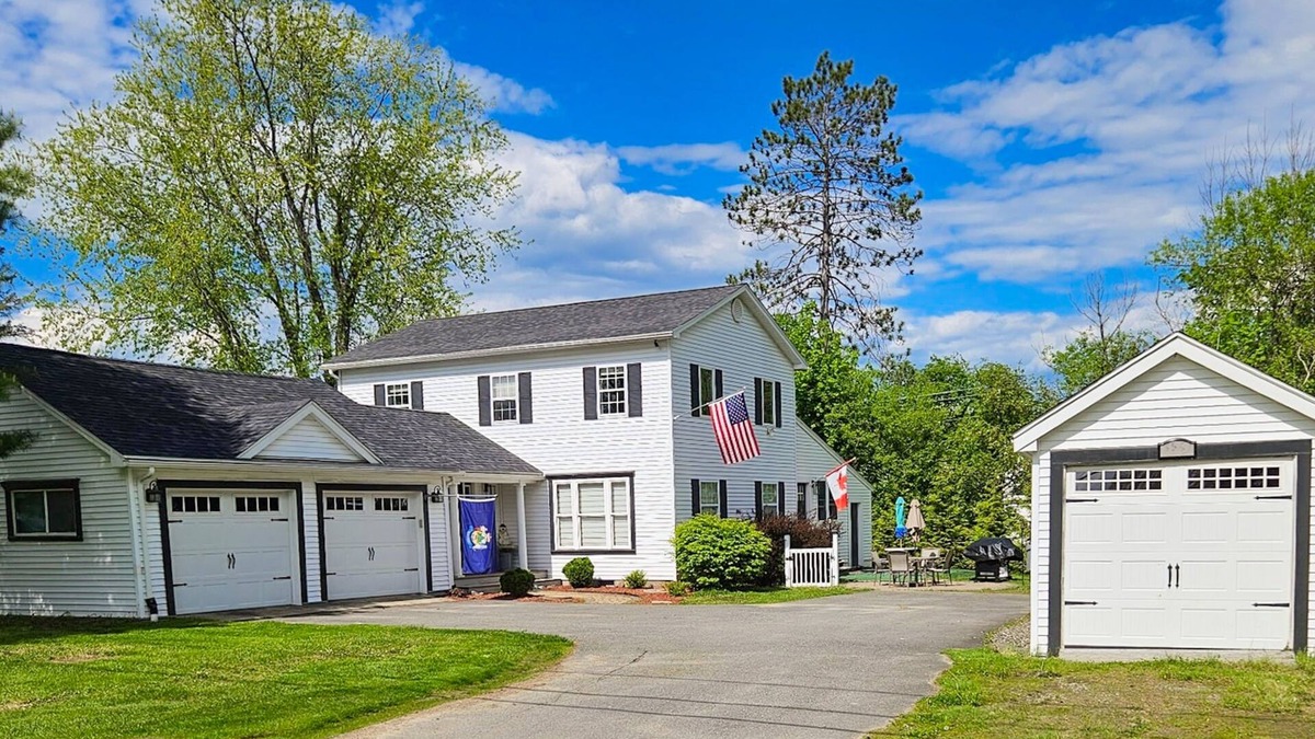 Pittsfield House | Family, Friends and Fun for all