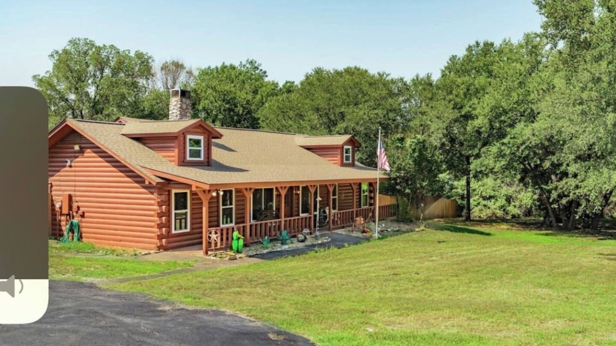 Granbury House | Family/Friends Pickleball and pet friendly 10 beds