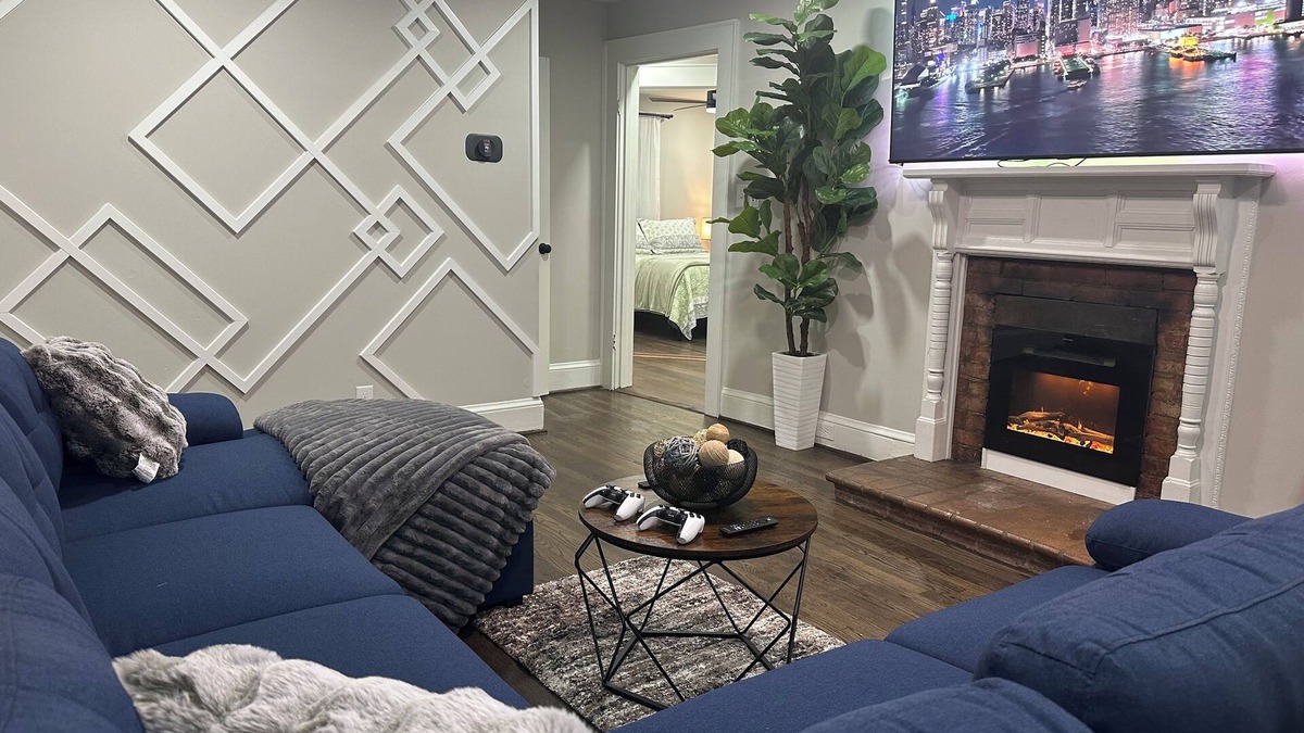 Greensboro House | Family Fun Home 2 Bedroom 1 Bathroom close to Downtown Greensboro