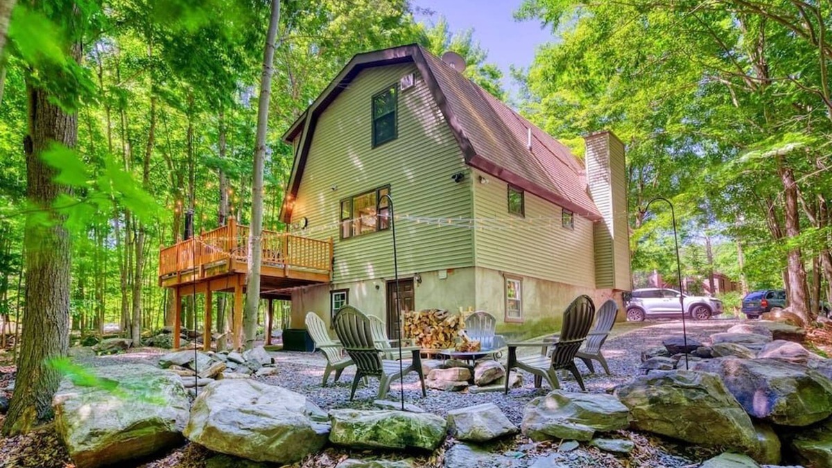 Lake Ariel Ski Chalet | Family Fun in The Poconos at The Rosewood Hideout