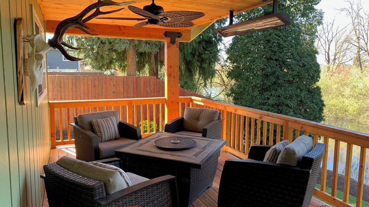 Central Oregon House | Family fun on large deck overlooking Delta Ponds - total remodel complete 6/2022