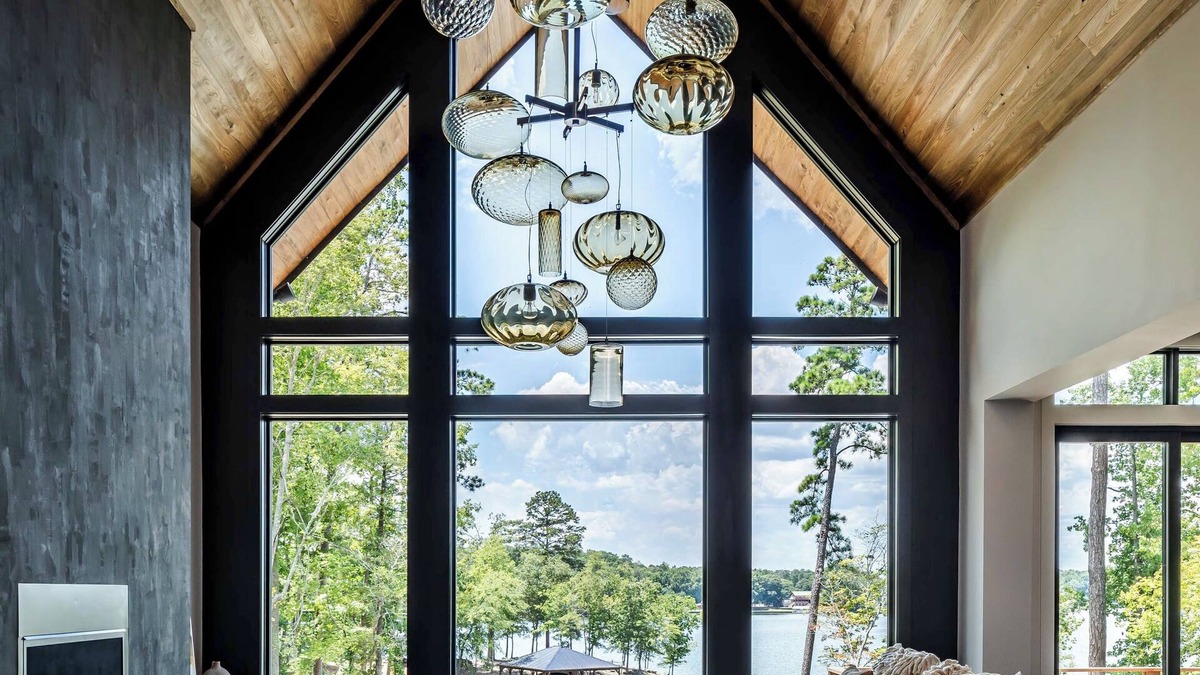 Monticello House | Family fun or a Corporate Retreat at Lake Jackson with pool and an amazing view