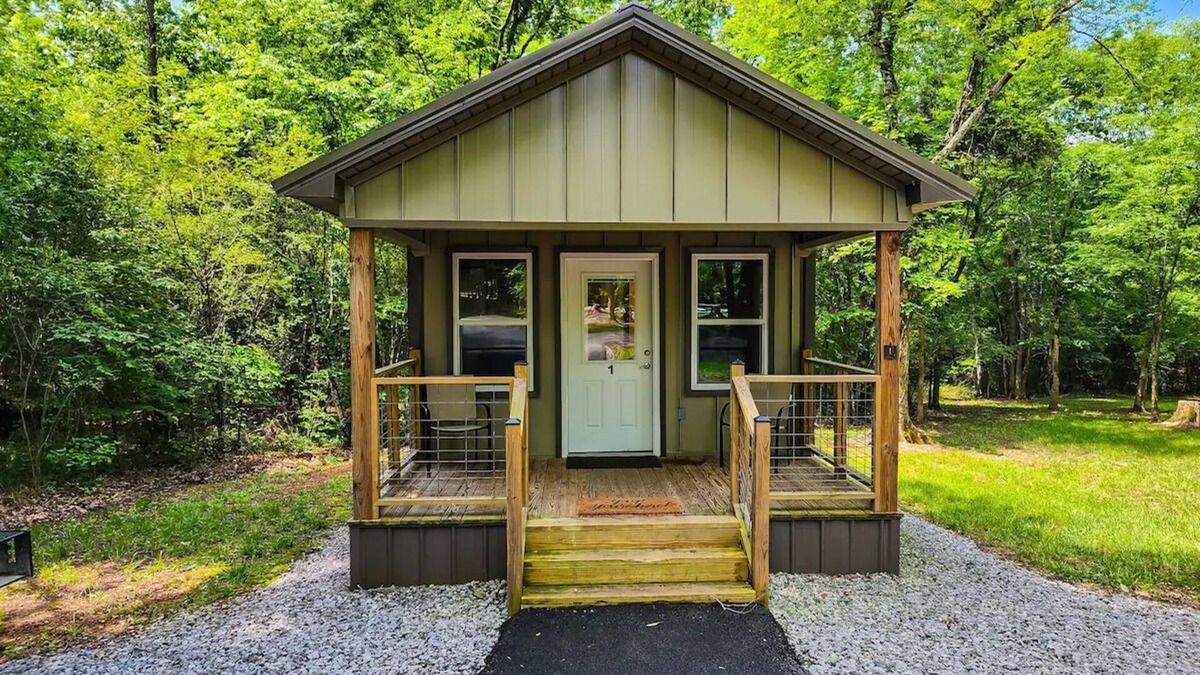 Guntersville Apartment | Family Get Away Tiny House Cabin with Bunk Room+Pet Friendly! Lake Guntersville
