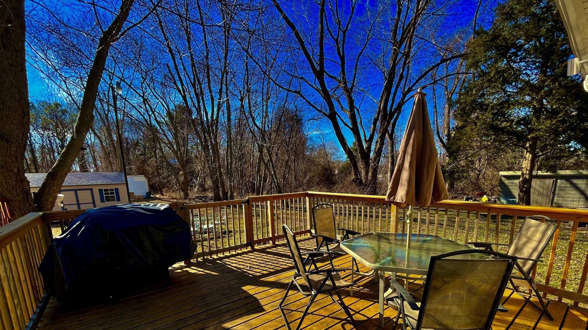 Egg Harbor Township House | Family getaway? Business retreat? Event planning? This is the location for you.