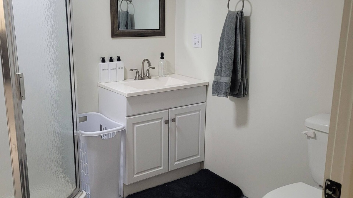 Clearville Other | Family Getaway in Breezewood with AC and Wi-Fi