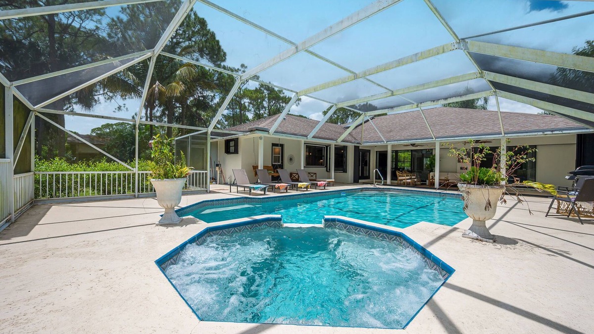 Jupiter Farms House | Family Getaway in Jupiter Farms: Fun Pool & Lake!