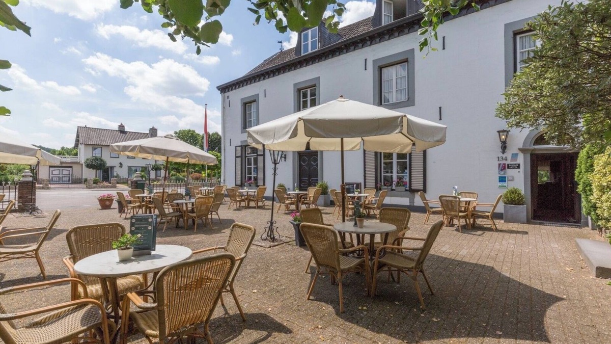 Municipality of Valkenburg aan de Geul Hotel | Family Getaway Near St. Servaas Bridge | Free Parking & Breakfast Included