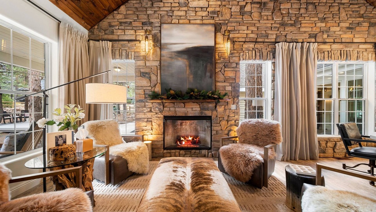 Heber Cabin | Family Getaway w/Theater Room, Fire Pit & Hot Tub!