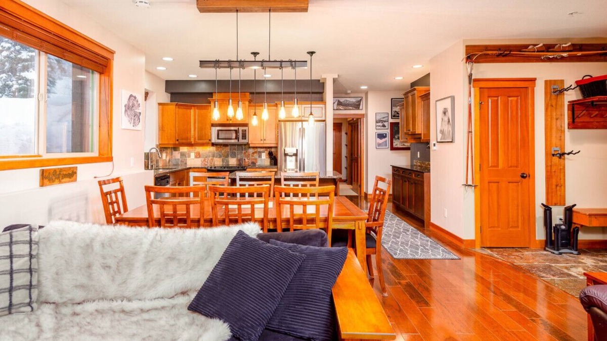 Big White Ski Resort Apartment | Family haven; stylish 2 bedroom retreat!