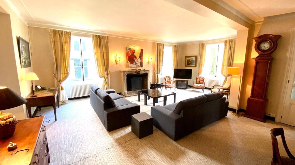 Garancieres-en-Beauce House | Family house for rent, very spacious.