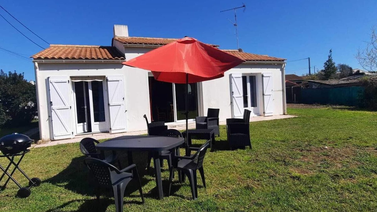 Saint-Hilaire-de-Riez House | Family house with garden not overlooked 2 km from the beach