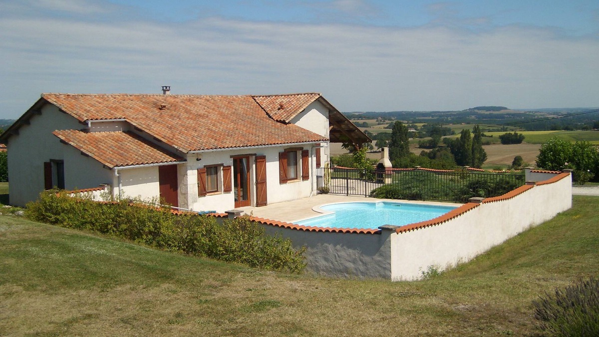 Nabinaud Cottage | Family Holiday Hamlet - Heated Pools, Golf, Tennis, Creche, 10 mins to beach!