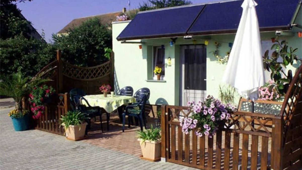 Gorschendorf Apartment | Family holiday home near Lake Kummerower - Holiday home (Völker, Iris)